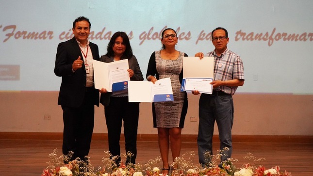 Ugel Uno recibe reconocimiento de 9 Buenas prácticas educativas 2023 “La Escuela de la Confianza”