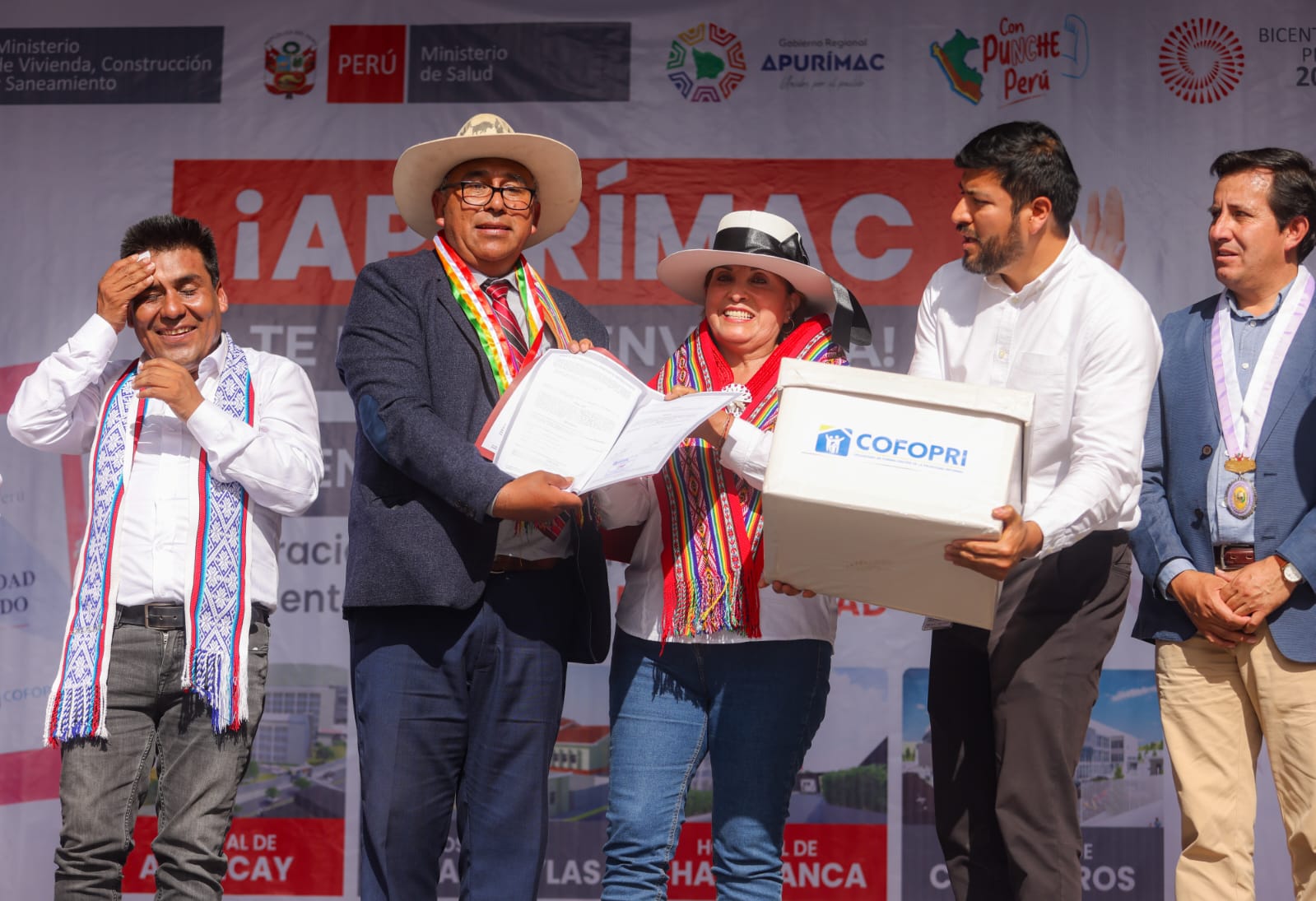 FOTO COFOPRI