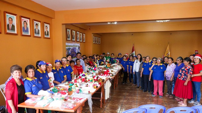 MUNICIPALIDAD DISTRITAL DE HUAURA CLAUSURA EXITOSAMENTE TALLER DE MANUALIDADES Y TEJIDOS DEL CENTRO INTEGRAL DEL ADULTO MAYOR