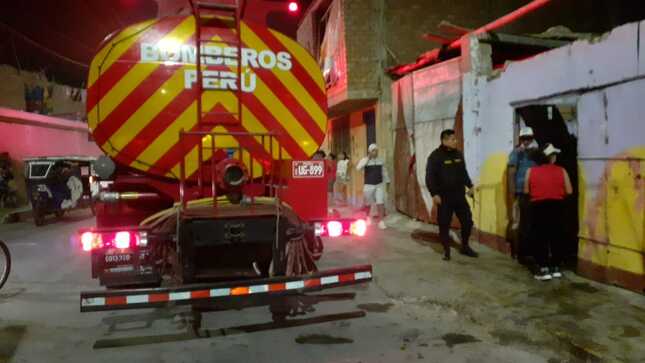 SERENAZGO AYUDA A CONTROLAR FUEGO PRODUCIDO POR CAÍDA DE PIROTÉCNICOS EN LA ASOCIACIÓN RIBERA DEL RÍO CPU JOSÉ C. MARIÁTEGUI