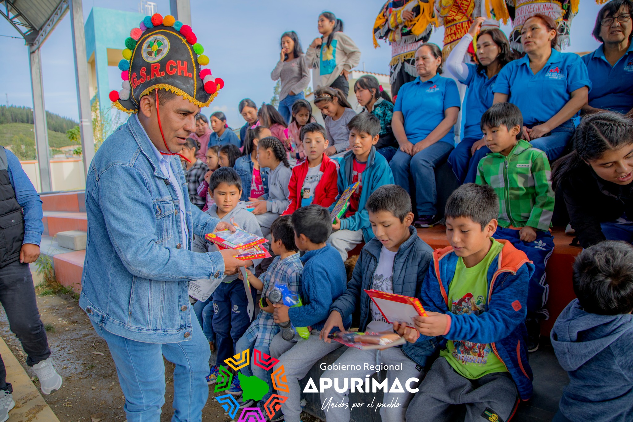 Celebración navideña llena de alegría para niños de la Aldea Infantil de Andahuaylas por parte del Gobernador Regional