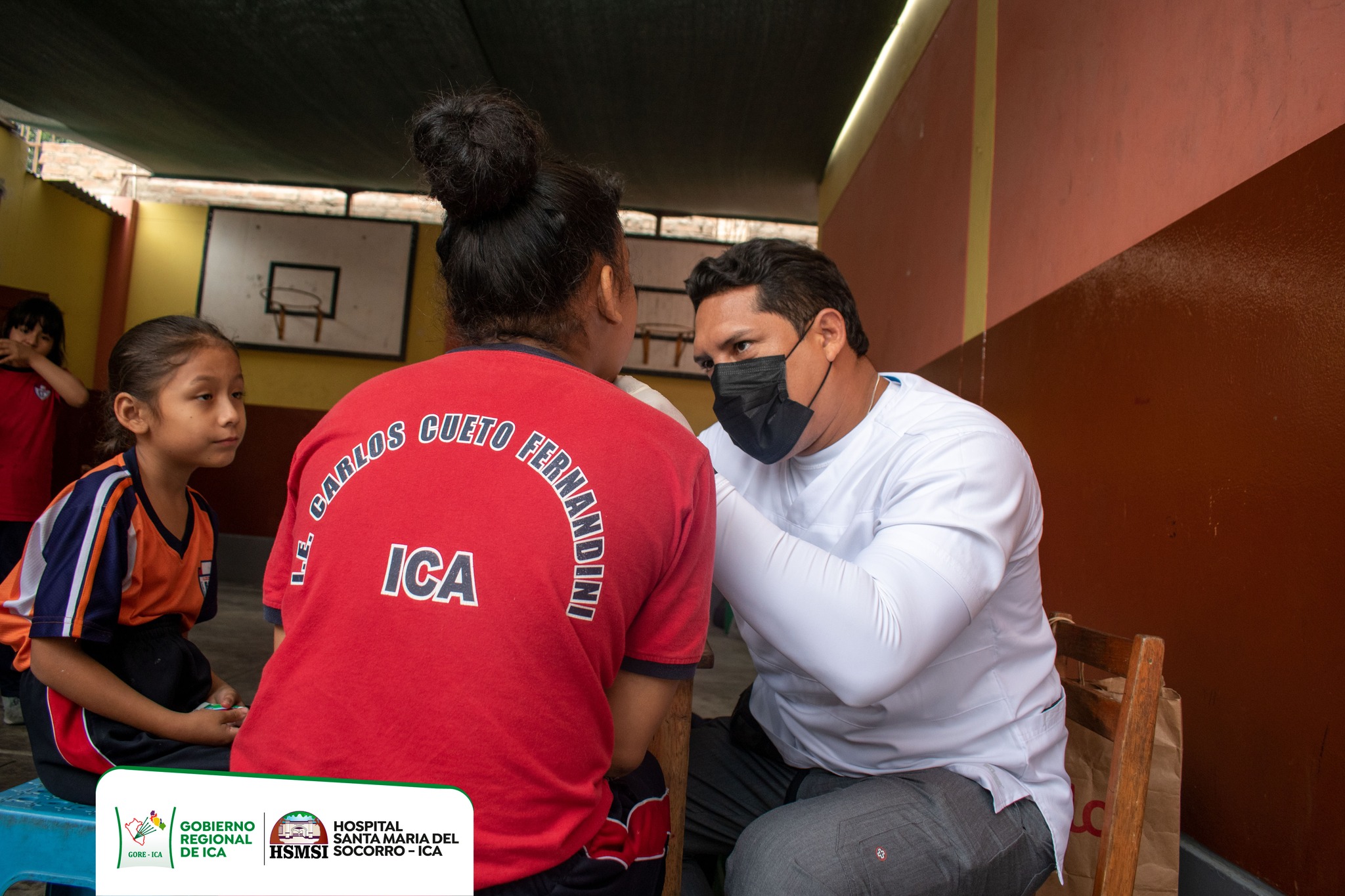 El servicio de odontología del HSMSI realizo Sesiones Educativas hasta la I.E. Carlos Cueto Fernandini
