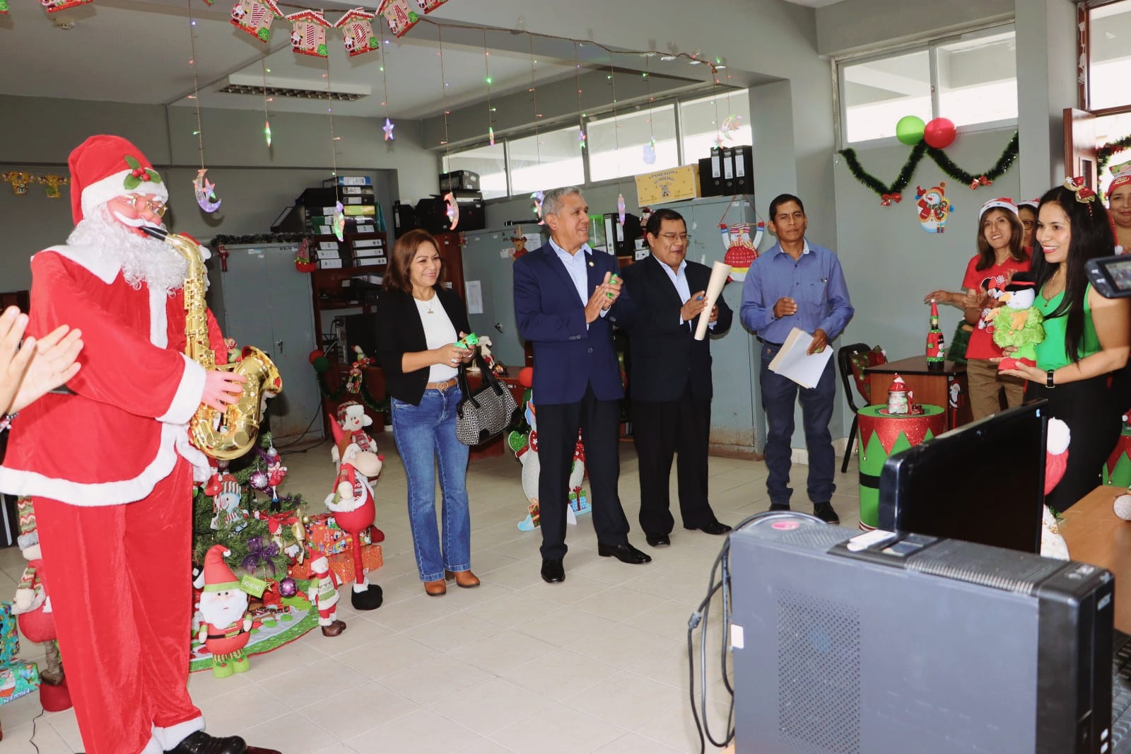 Gerencia de desarrollo social realizó concurso de decoración de ambientes y compartir navideño