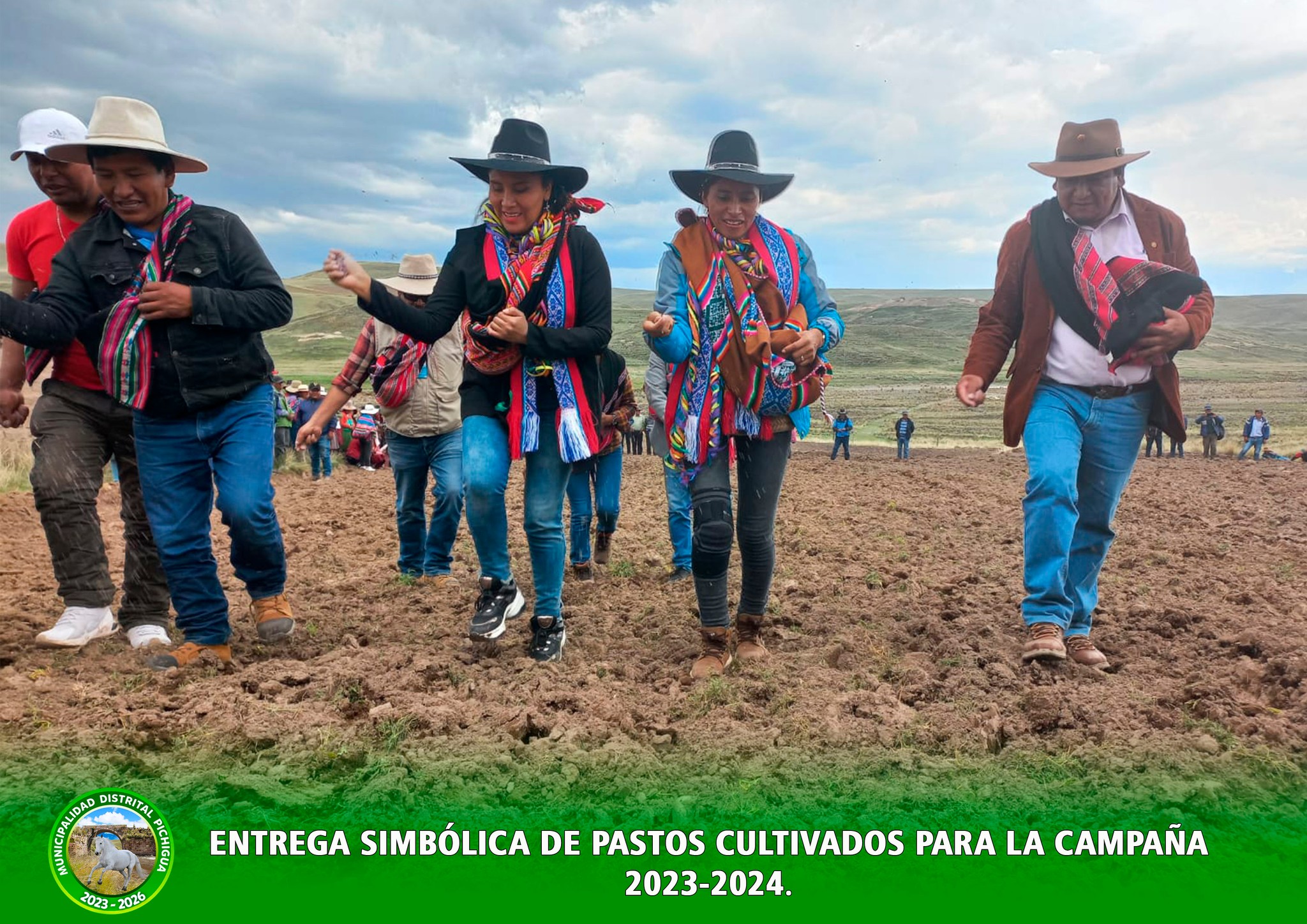 Entrega Simbólica de pastos Cultivados Para la Campaña 2023-2024