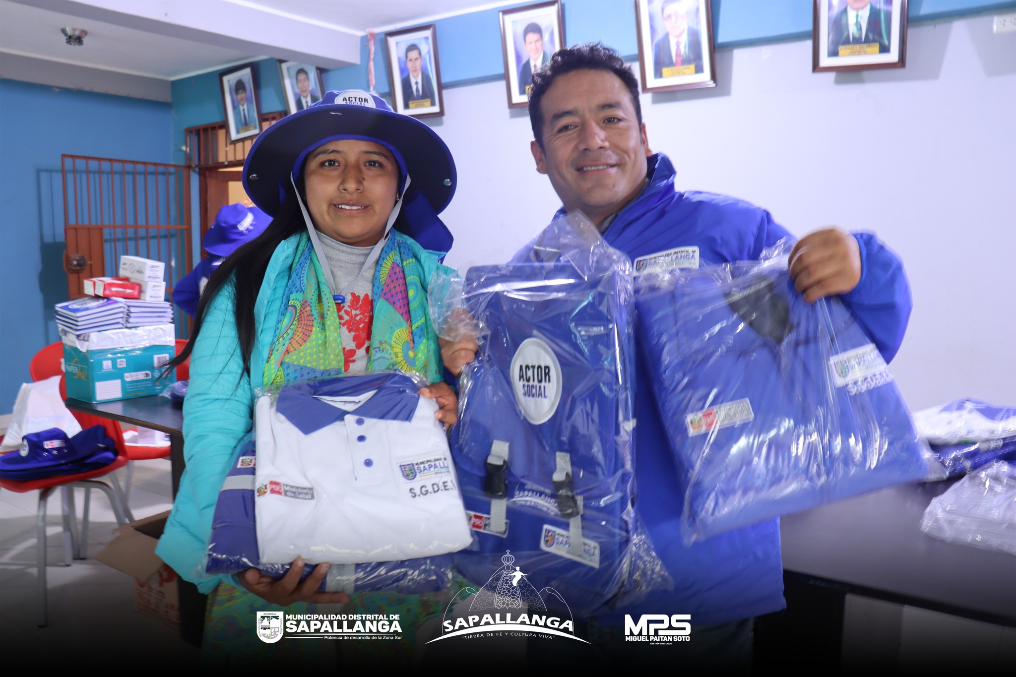 Entrega de materiales para los actores sociales