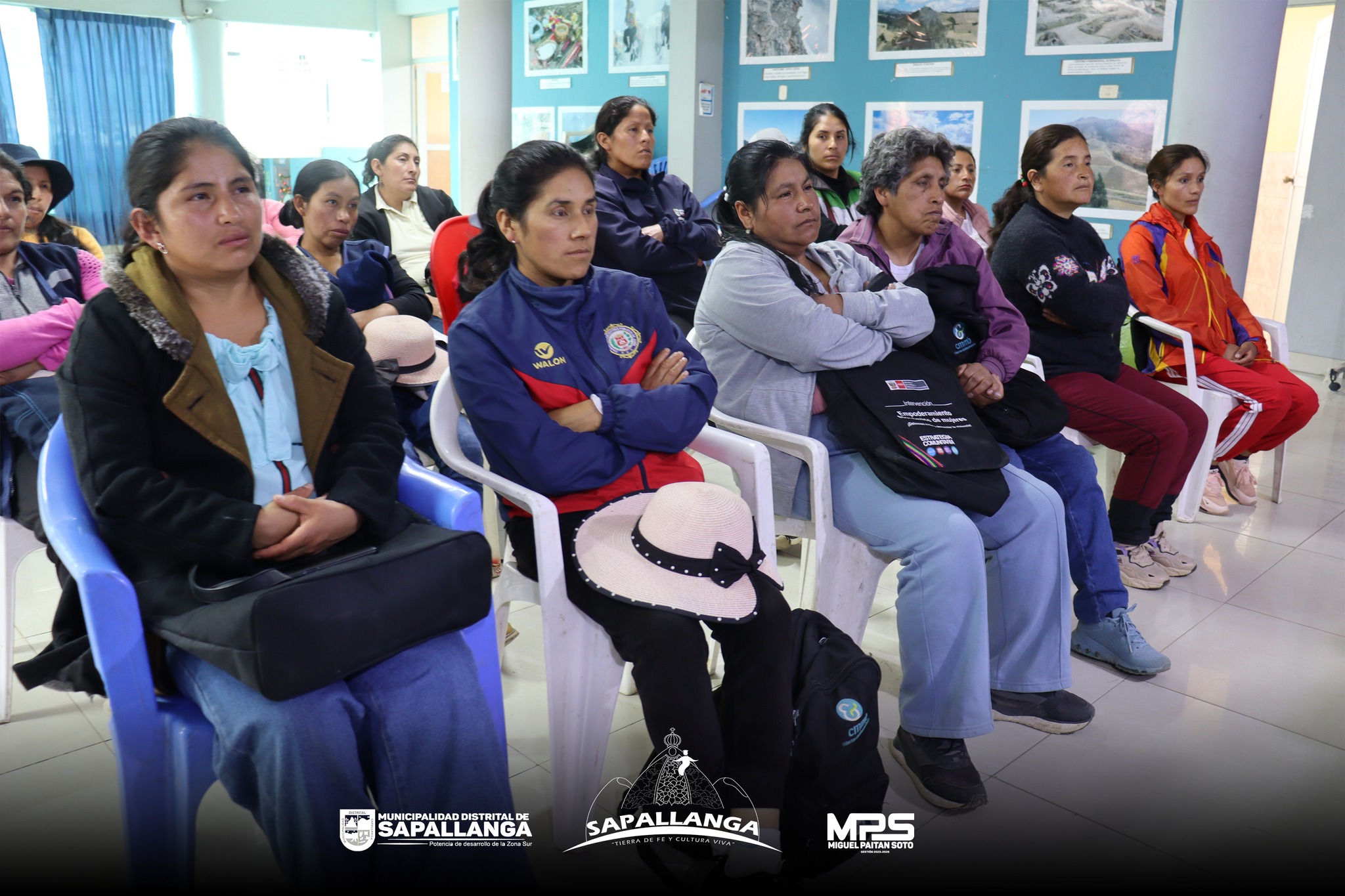 Entrega de materiales para los actores sociales