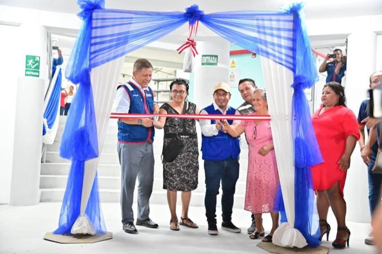 Alcalde Vladimir Chong inaugura Mercado Modelo después de 8 años