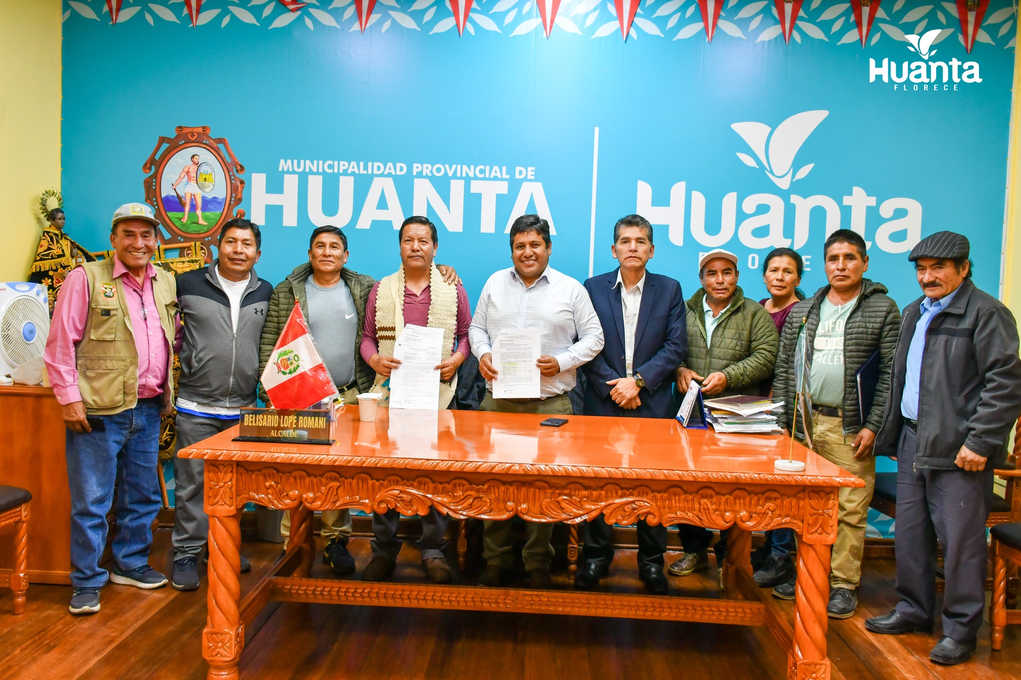 ALCALDE DE HUANTA SOSTIENE REUNIÓN DE TRABAJO CON CONGRESISTA GERMAN TACURI 