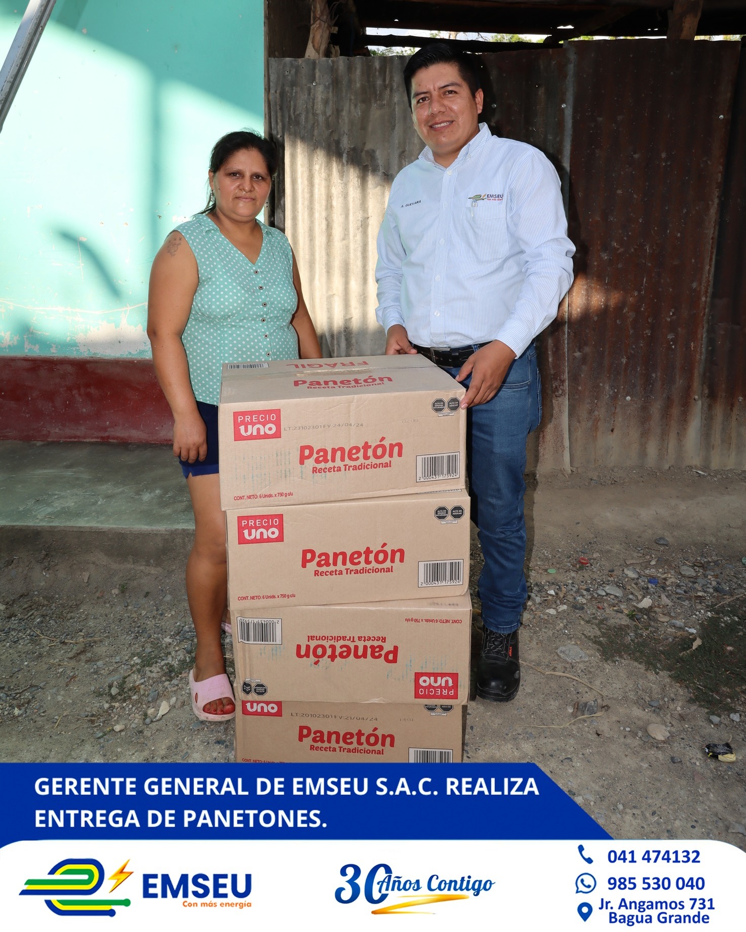 El gerente general, Alexander Guevara Bustamante, realiz贸 la entrega de panetones a nombre del presidente del Directorio, Di贸genes Celis Jim茅nez y de todo EMSEU S.A.C.