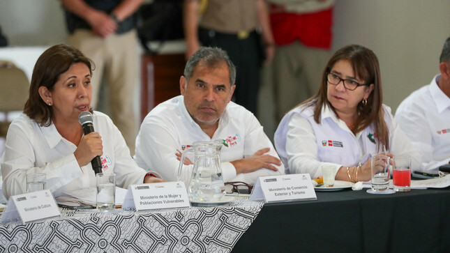 Ministra participa en conasec Pucallpa con ministros
