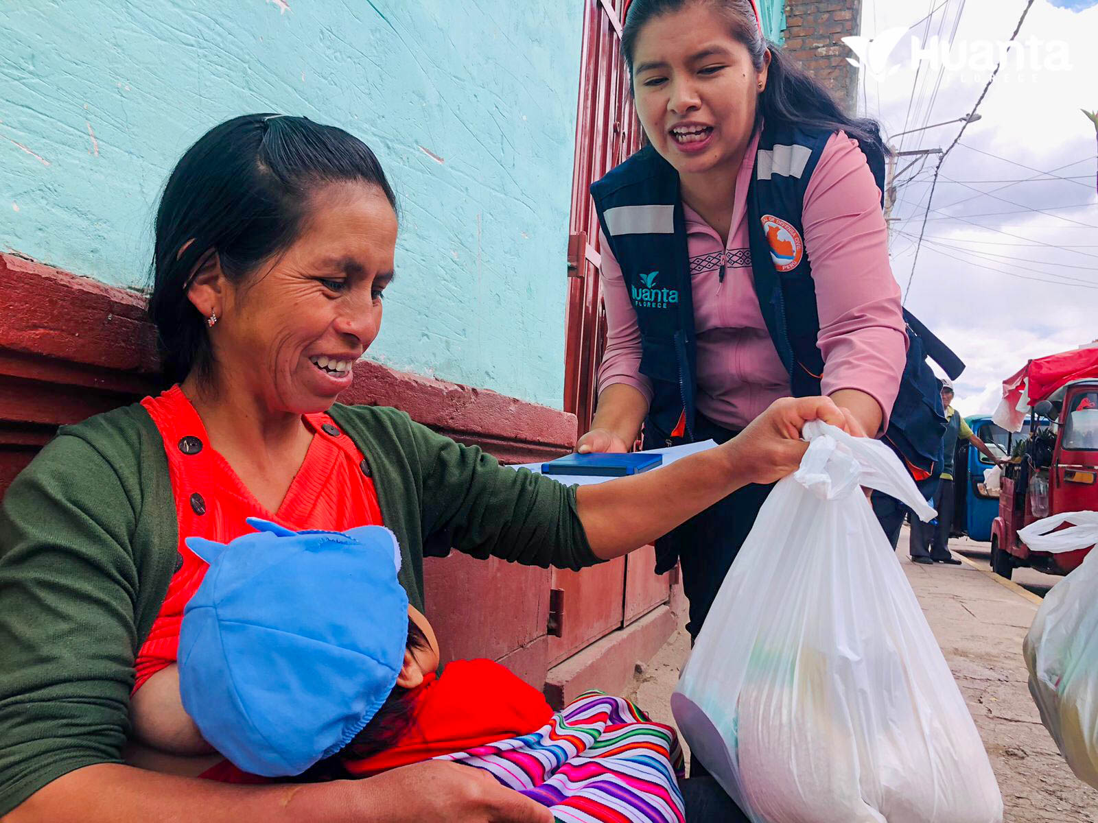 ENTREGA DE ALIMENTOS DE PRIMERA NECESIDAD, A LAS PERSONAS MÁS VULNERABLE.