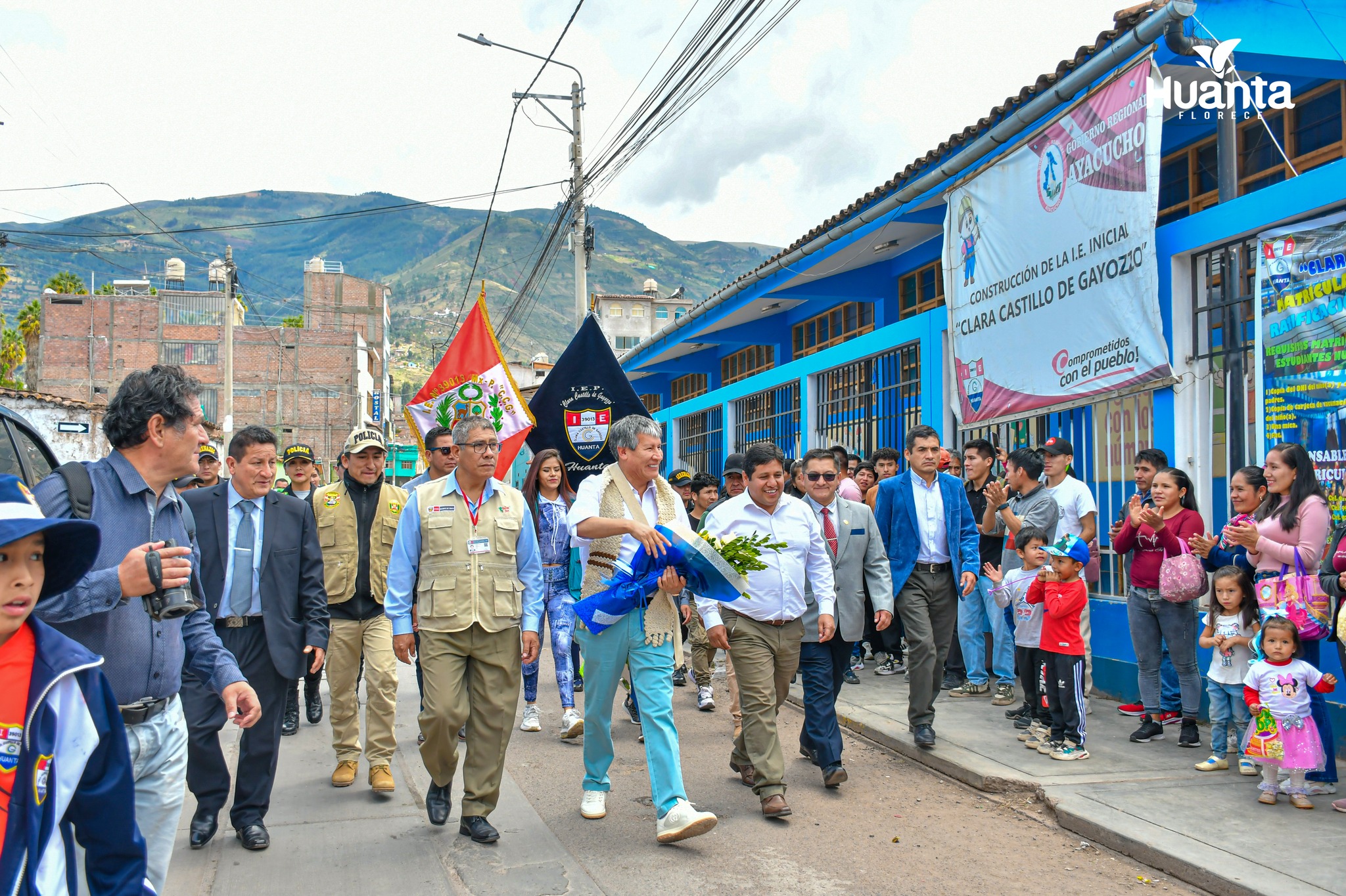 NUESTRO ALCALDE PARTICIPÓ EN LA CEREMONIA DE INAUGURACIÓN DE NUEVA INFRAESTRUCTURA DE LA I.E. CLARA CASTILLO DE GAYOZZO