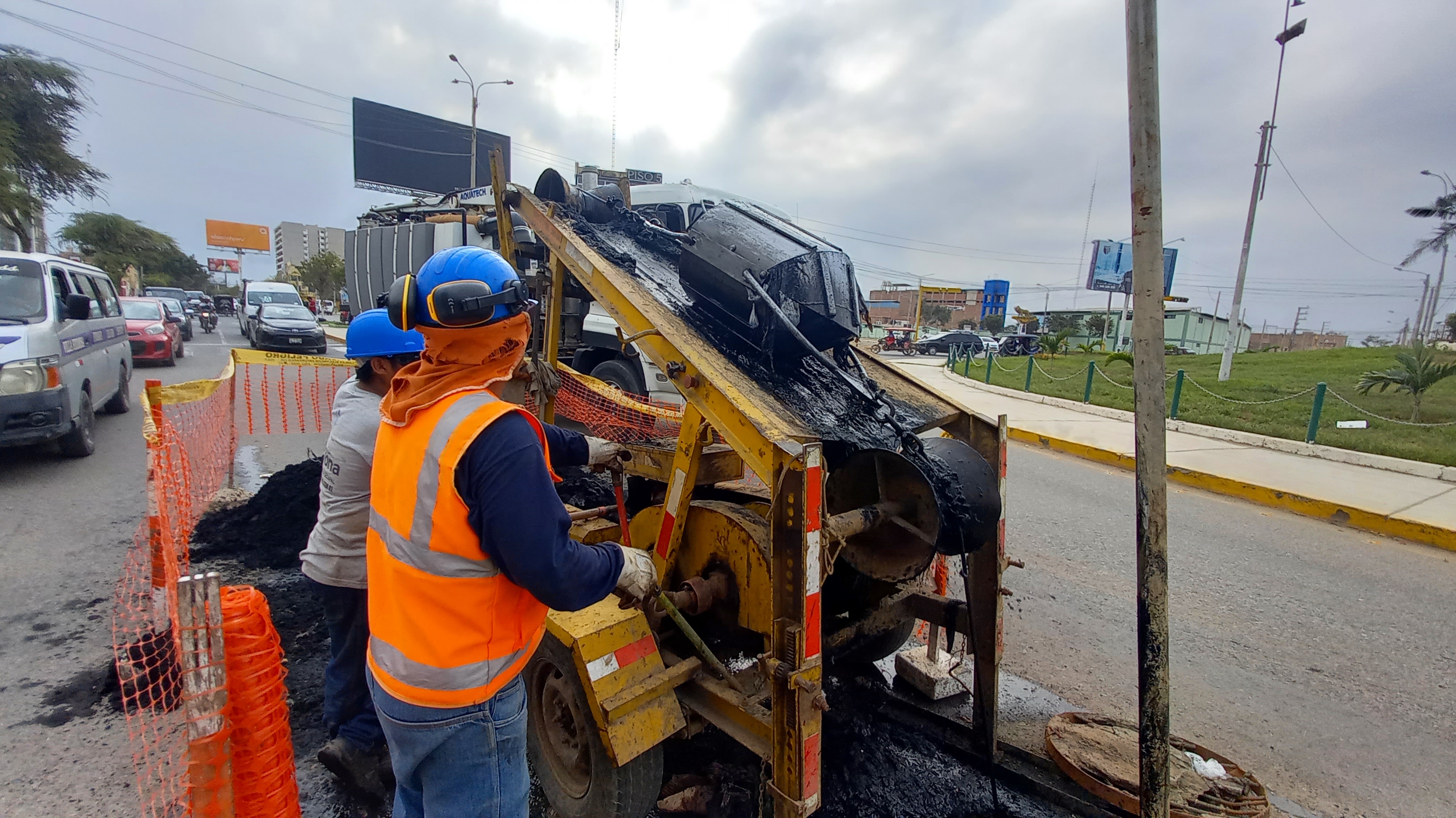 Otass: Limpieza preventiva de 1,520 km de desagües ante el FEN