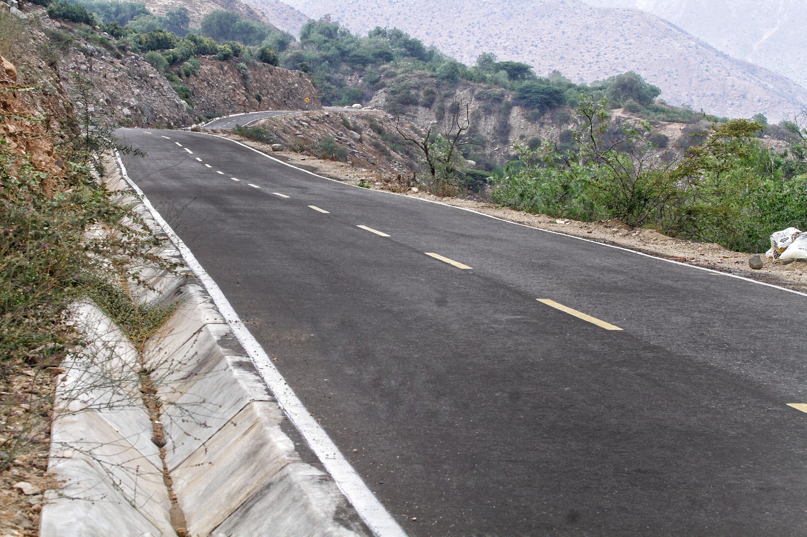 Rosa Vásquez inaugura asfaltado y afirmado de carretera Añastamayo – Huayopampa – La Perla – Huándaro - Sumbilca