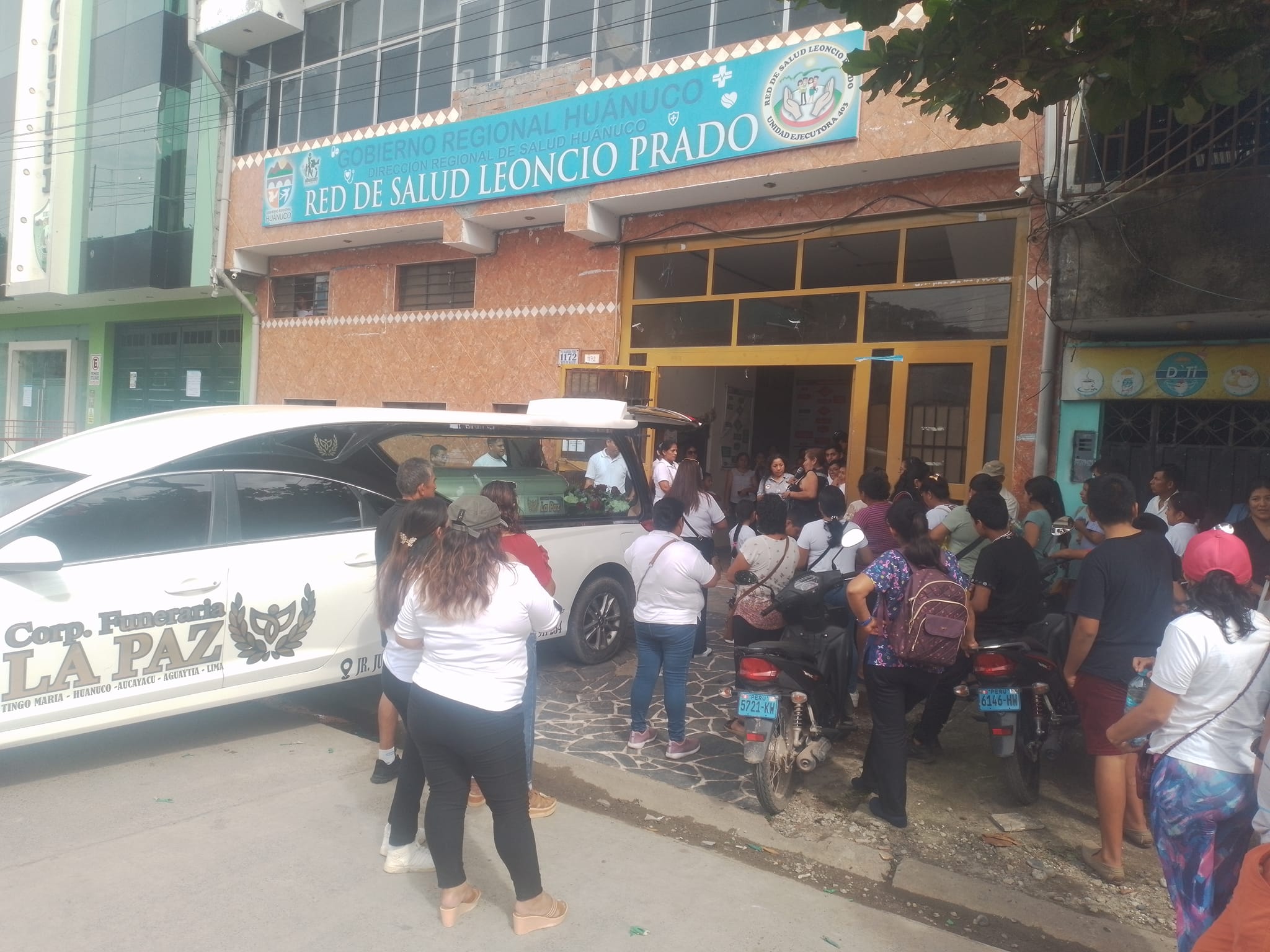 Concurso navideño y alerta médica