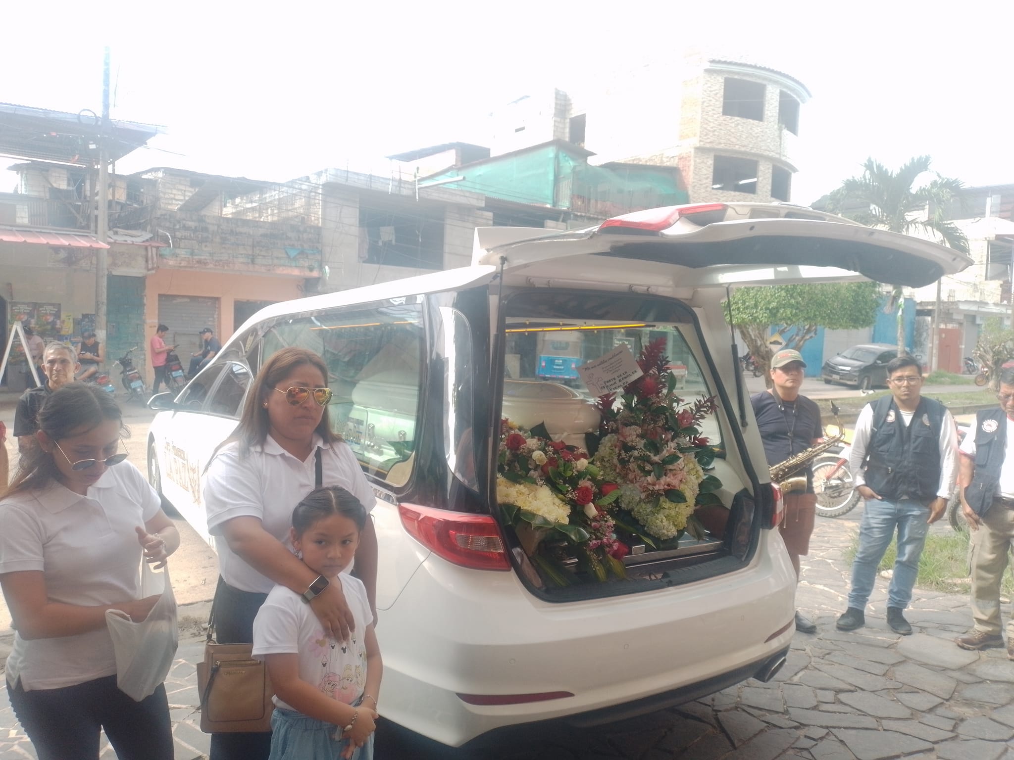 Concurso navideño y alerta médica