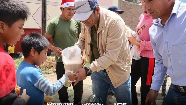Regalos para los niños de Huayllaspanca