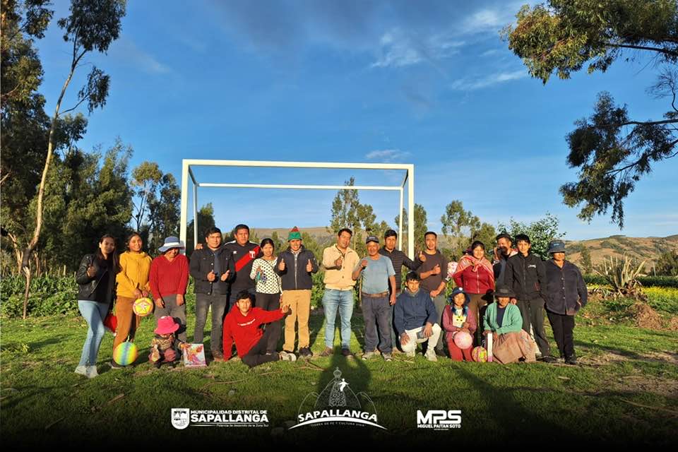 Entrega de juguetes y arcos de Futbol