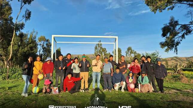 Entrega de juguetes y arcos de Futbol