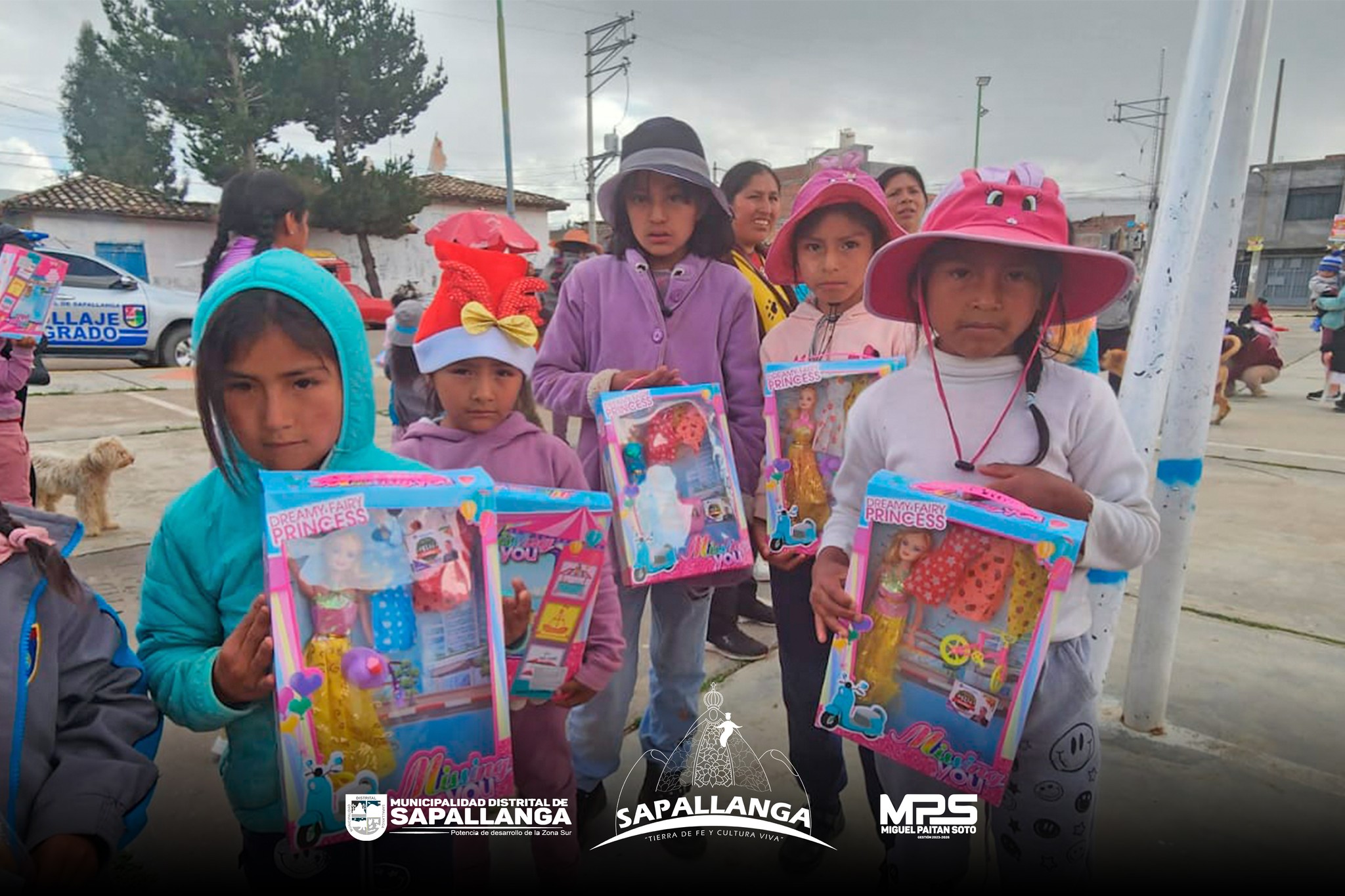 Entrega de juguetes en Miluchaca