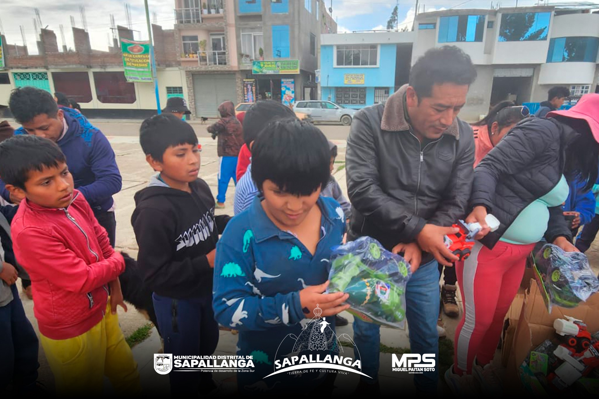 Entrega de juguetes en Miluchaca
