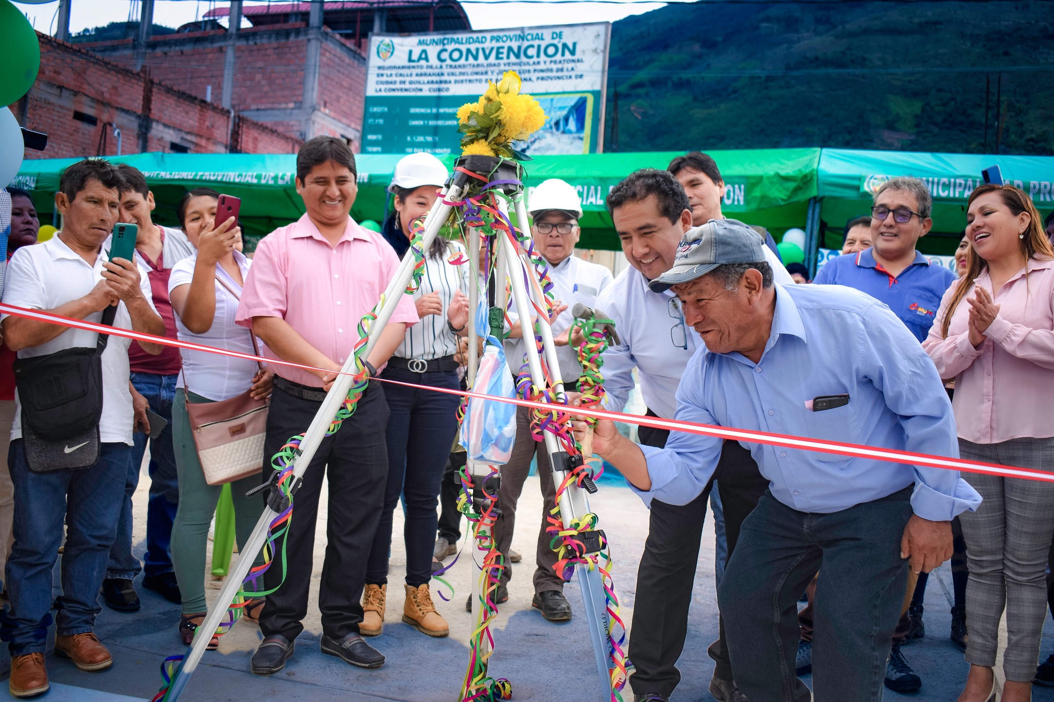 Entrega de obras para mejoramiento de la transitabilidad en Quillabamba 