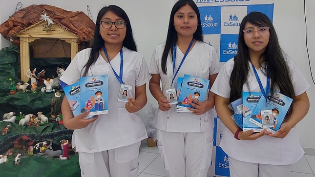 EsSalud Moquegua recibe a internas de medicina para reforzar atenciones en asegurados