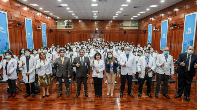 EsSalud dio la bienvenida a los estudiantes del internado 2024