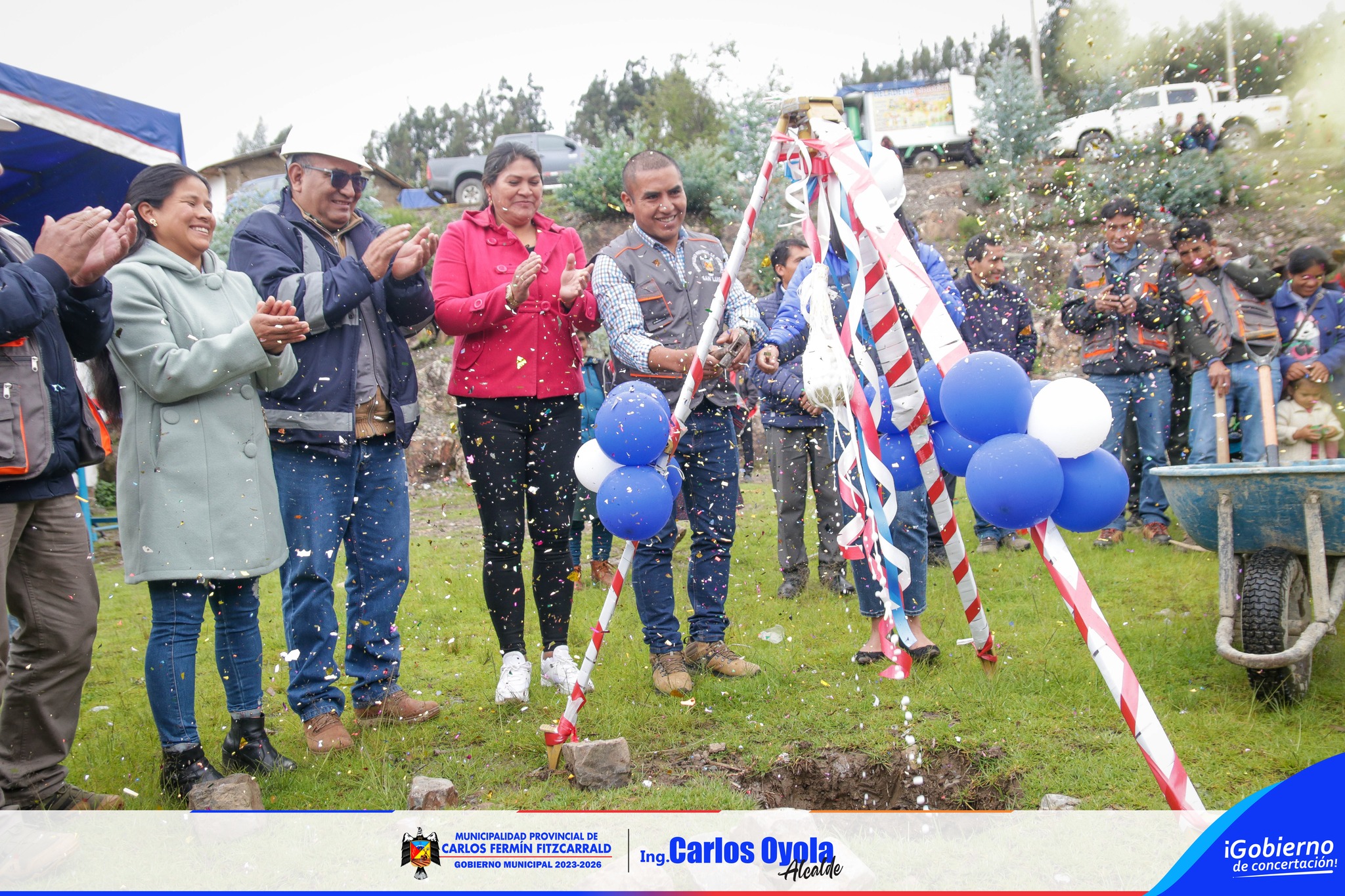 Ceremonia de puesta de primera piedra.
