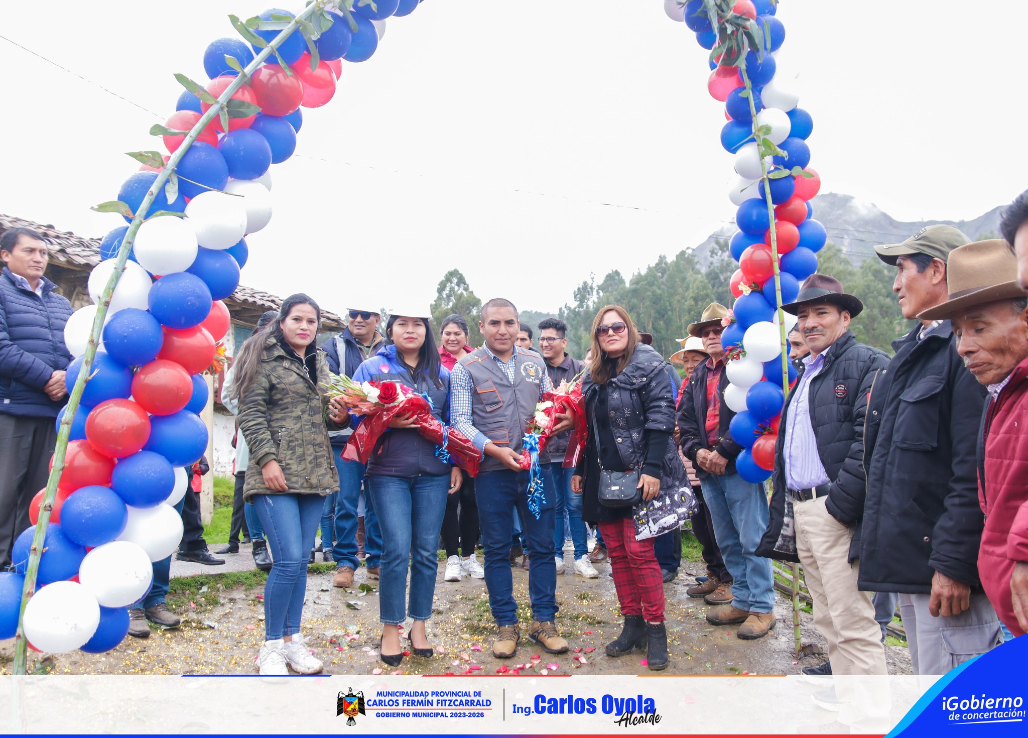 Ceremonia de puesta de primera piedra.