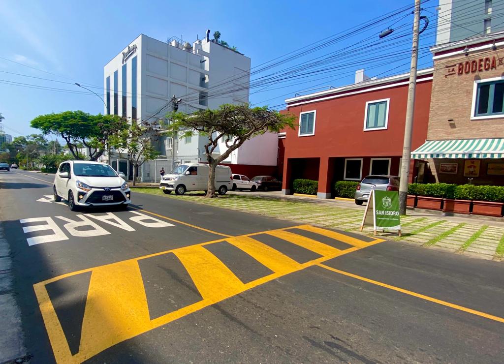 Reparación de la pista: cuadra 2 de la calle Las Palmeras