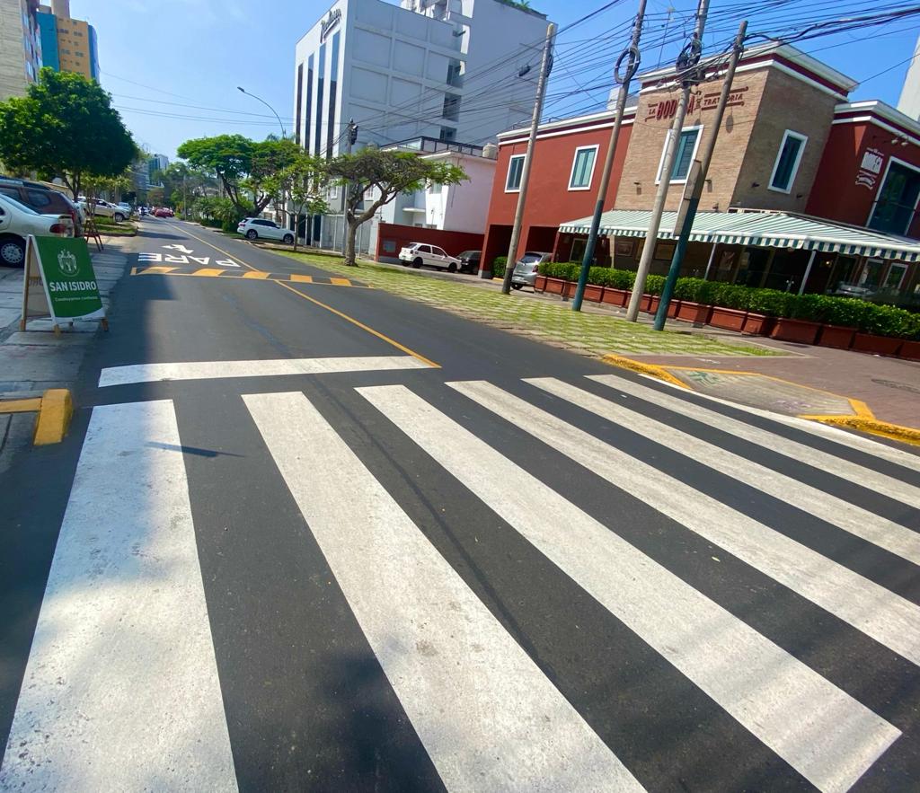 Reparación de la pista: cuadra 2 de la calle Las Palmeras