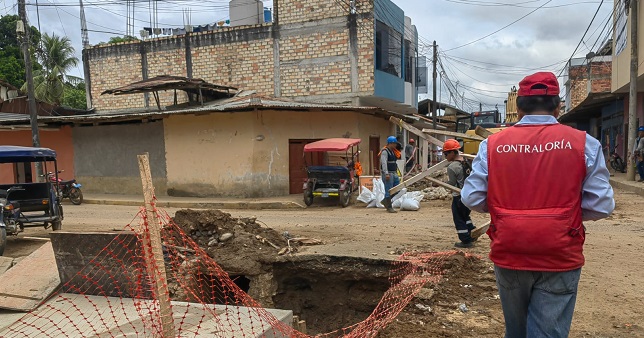 La Contraloría General alertó la inadecuada construcción y deficiente ejecución de trabajos en la obra de Mejoramiento del sistema de drenaje pluvial en la parte alta del sector colector Jr. Perú, ubicado en el distrito de Tarapoto, en la provincia de San Martín, lo que podría afectar la calidad y vida útil del proyecto, cuyo costo es de
S/ 17 060 325. 