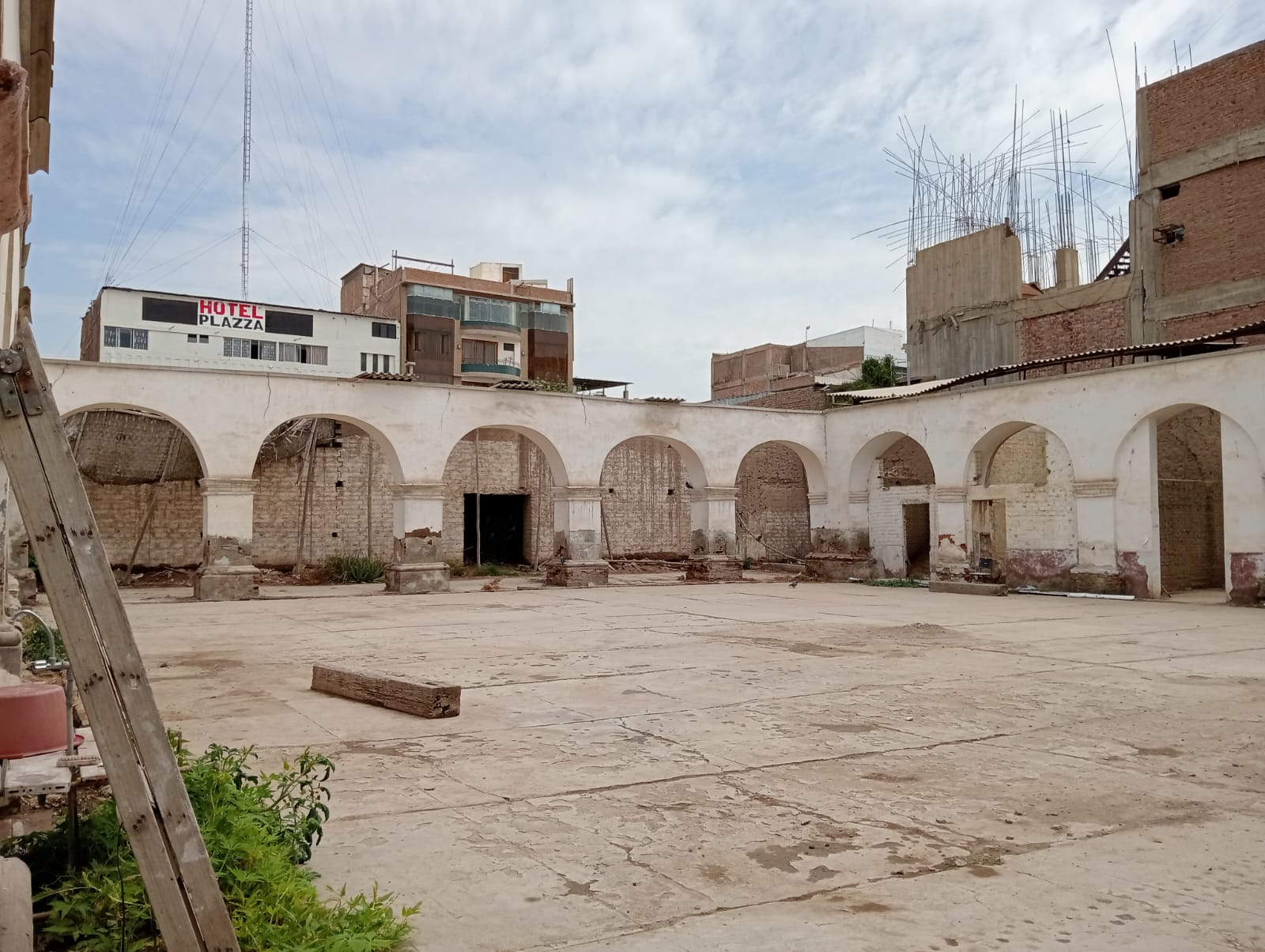 MPCH entrega de la aprobación del perfil de restauración y puesta en valor del ex convento Santa María de Chiclayo