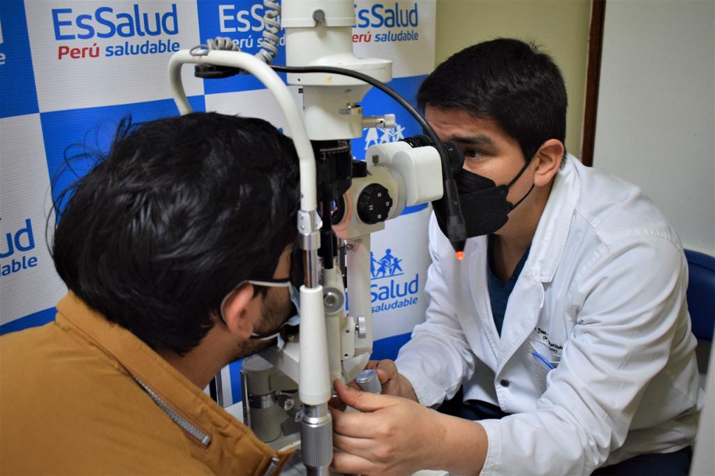 Hospital Sabogal advierte incremento de traumas oculares por fuegos artificiales