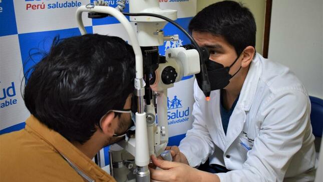 Hospital Sabogal advierte incremento de traumas oculares por fuegos artificiales