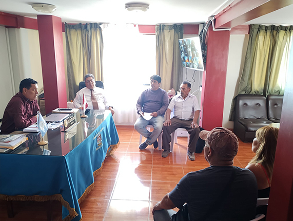 Alcalde de Aucallama sostiene reunión de trabajo con dirigentes de Pisquillo.