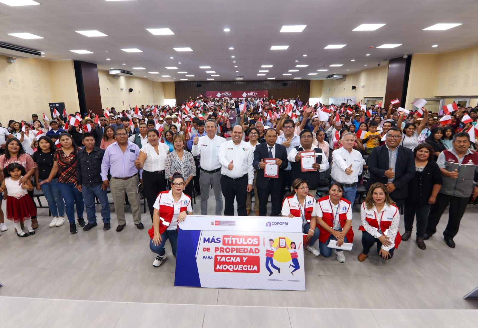 Prensa COFOPRI