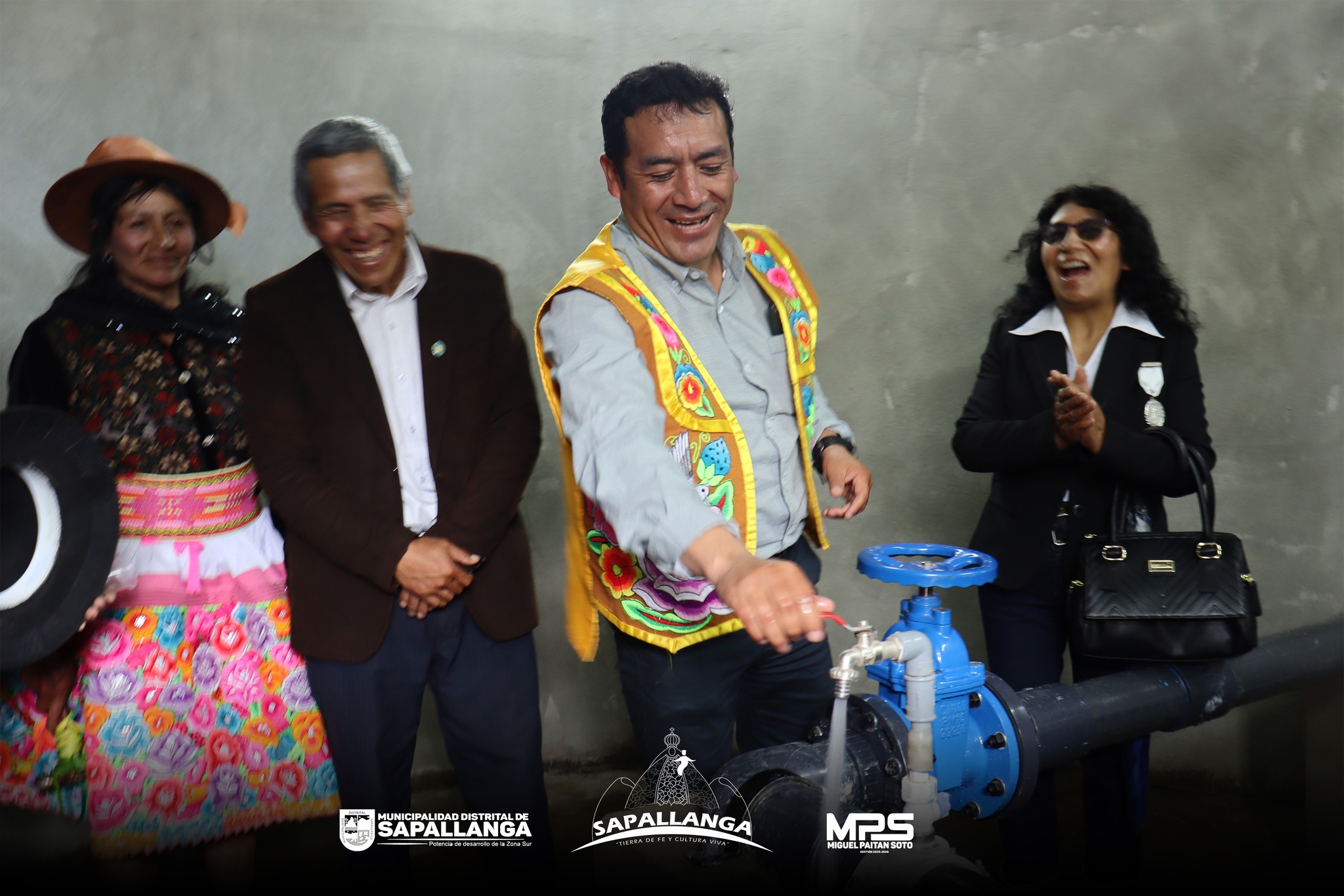 Inauguración de Tanque elevado - C.P. Huayllaspanca