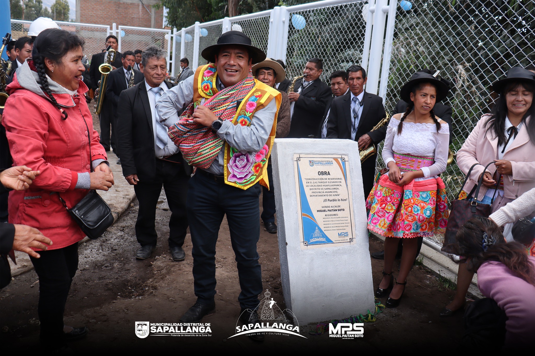 Inauguración de Tanque elevado - C.P. Huayllaspanca