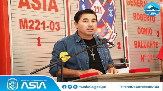 Alcalde Isaías Alcántara participo en el acto protocolar por el aniversario de la compañía de bombero ASIA 221
