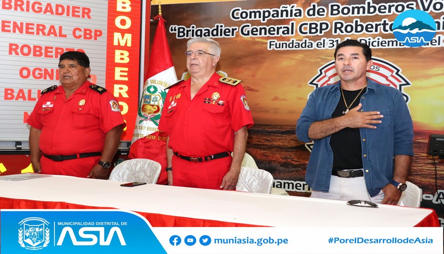 Alcalde Isaías Alcántara participo en el acto protocolar por el aniversario de la compañía de bombero ASIA 221