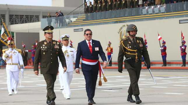 Ministro de Defensa presidió despedidas del jefe del Comando Conjunto y comandante general del Ejército