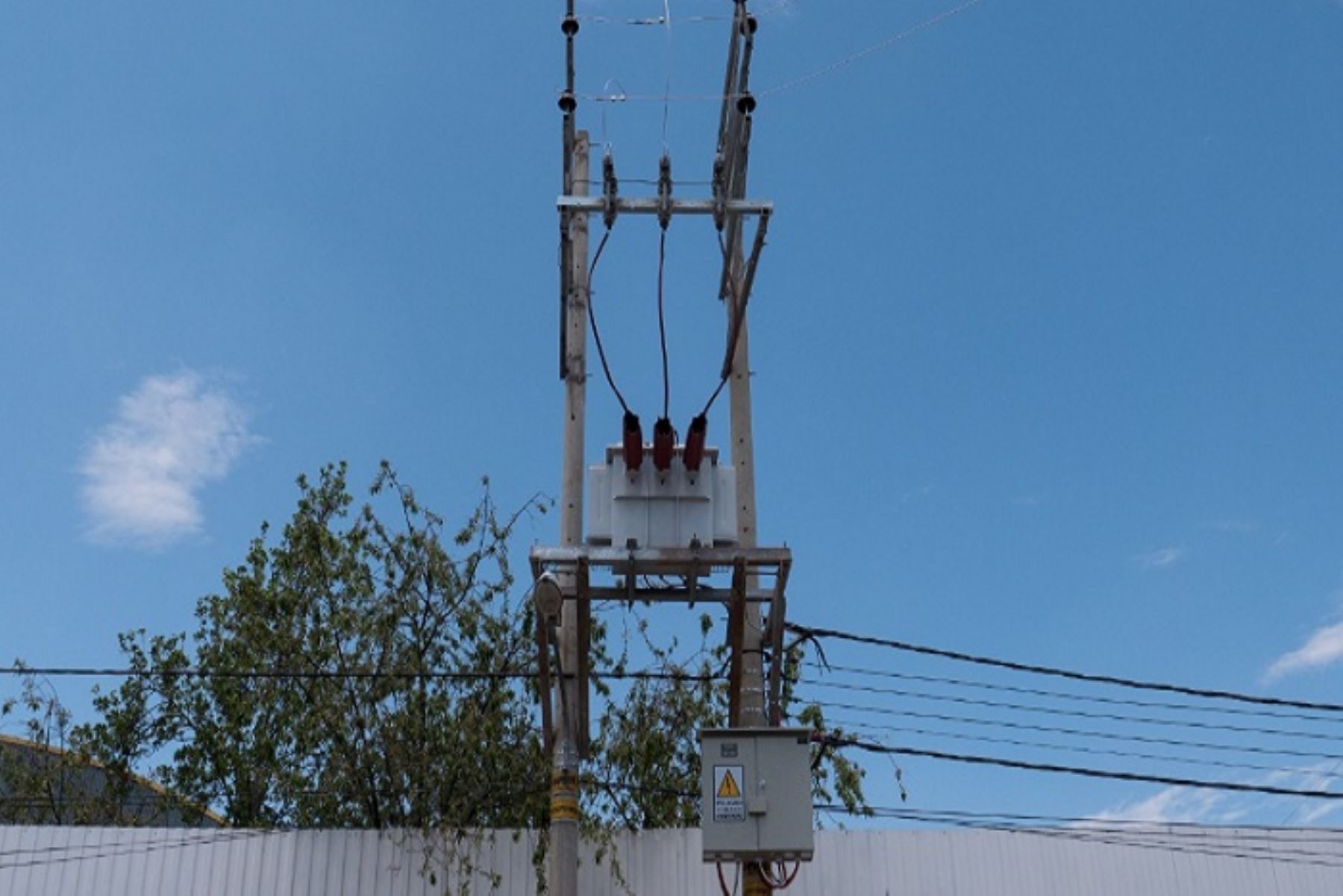 Ayacucho: Electrocentro brinda recomendaciones para evitar daños a las redes eléctricas por el uso de pirotécnicos durante fiestas de fin de