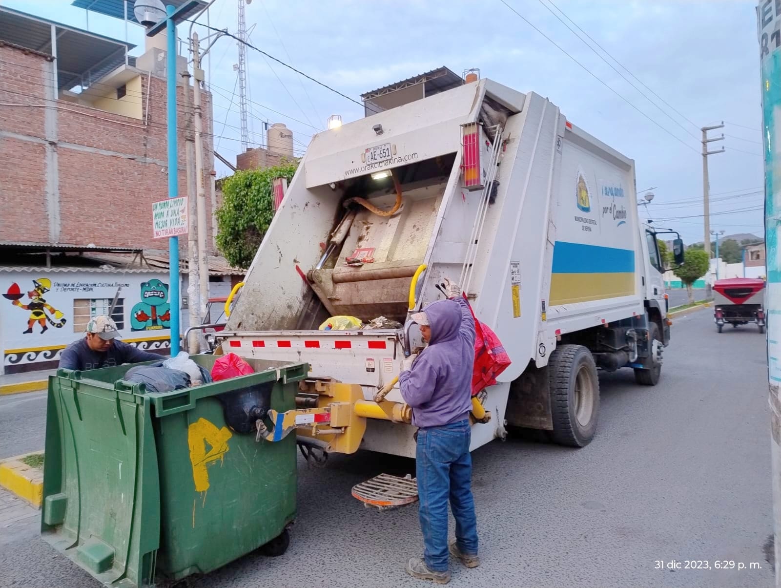 Municipio inició el Año Nuevo limpiando las calles