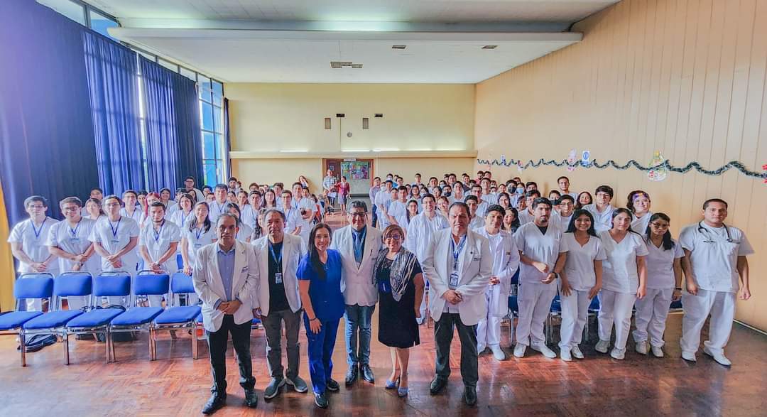 EsSalud Arequipa recibe a más de 30 internos que se formarán en hospitales de la red