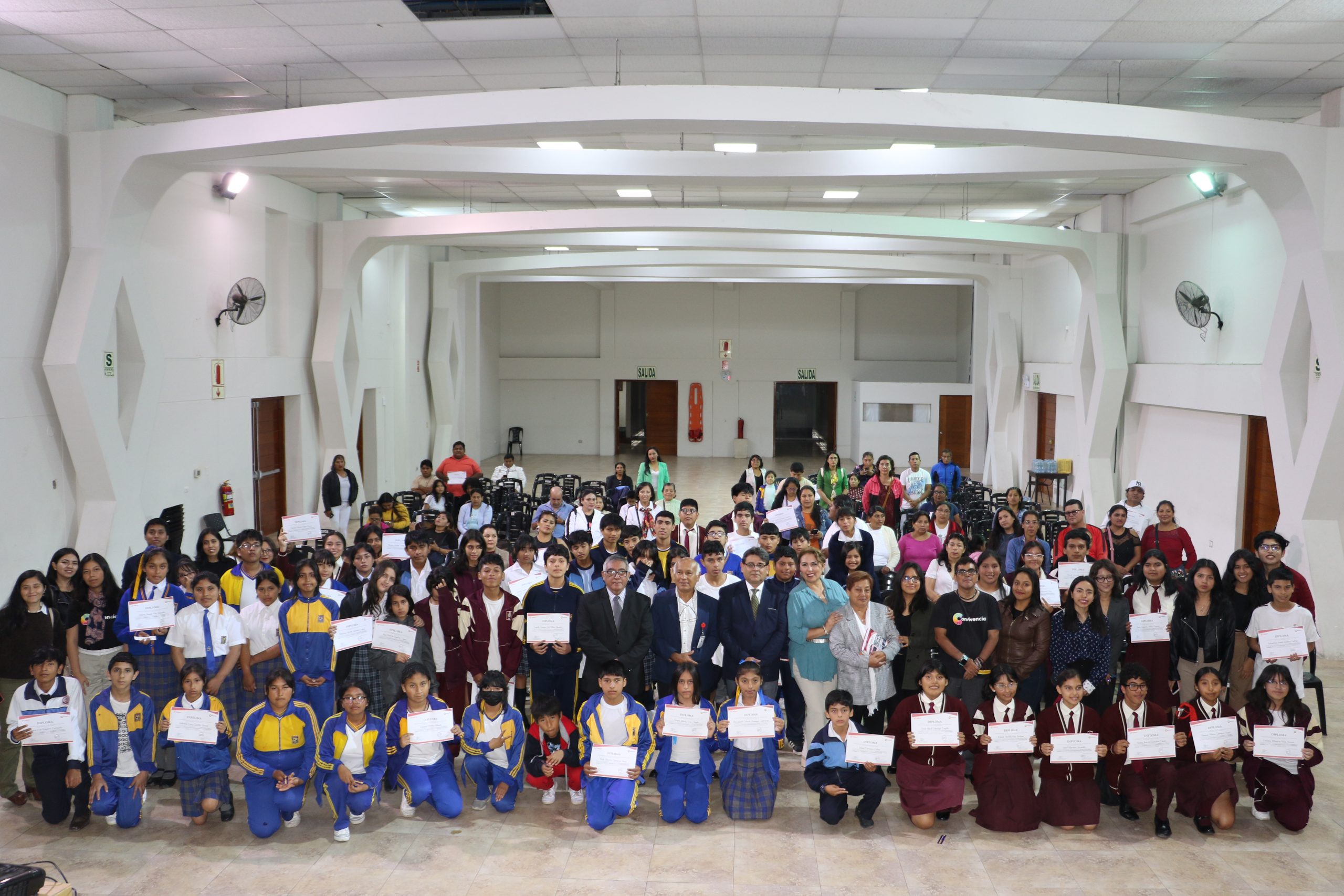 Ceremonia de juramentación de los nuevos embajadores de la paz en la escuela