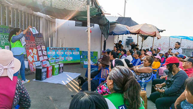 MUNICIPIO DE HUAURA REALIZA TALLER DE CAPACITACIÓN SOBRE EL CORRECTO MANEJO DE RESIDUOS SÓLIDOS EN EL MERCADO "LA PARADITA"