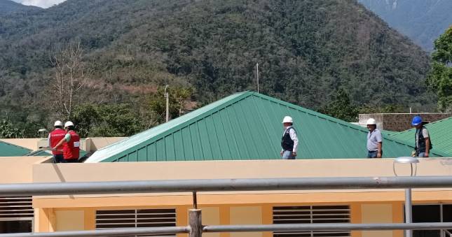 La Contraloría General identificó un perjuicio económico de S/ 85 525.37 a la Municipalidad Distrital de Echarati, provincia de La Convención, por irregularidades en la ejecución del programa arquitectónico del proyecto “Ampliación y mejoramiento de los servicios de salud del puesto de salud de Koribeni en la zonal de Palma Real”. 