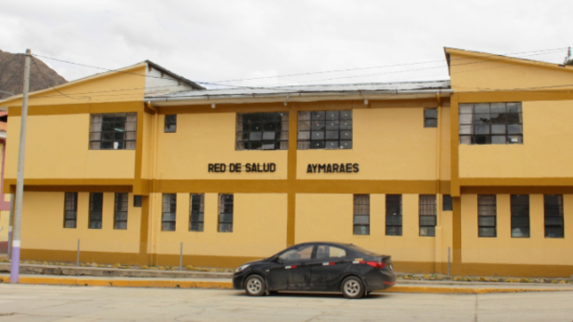 La Contraloría General detectó que servidores de la Red de Salud Aymaraes fraccionaron de manera indebida la contratación de servicios de mantenimiento de vehículos para realizar contrataciones directas por montos menores a ocho Unidades Impositivas Tributarias (UIT) en beneficio de un mismo proveedor por S/ 169 647, lo que infringe la normativa de contrataciones y limita a la entidad de obtener la oferta más ventajosa y que maximice el uso de los recursos públicos.